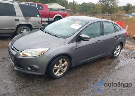 2013 Ford Focus Se z USA, uszkodzony, nr VIN 1FADP3F27DL241765